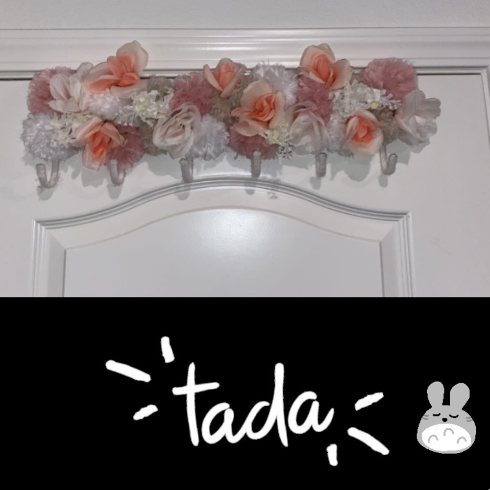 Door hooks flowers Pom poms decor